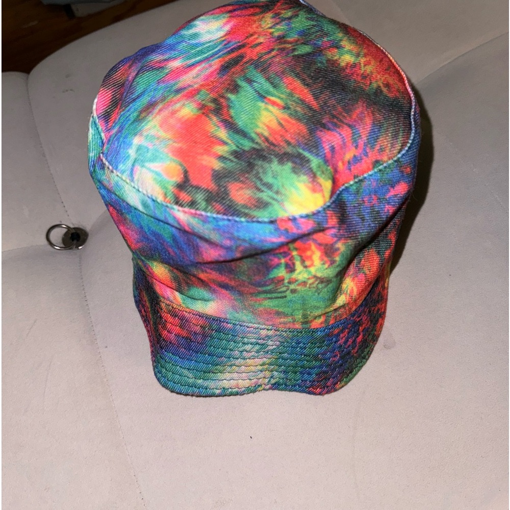Bucket hat